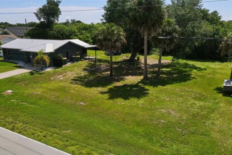 Villa ou maison à vendre à Port Charlotte, Floride: 2 chambres, 94.2 m2 № 2149138 - photo 4