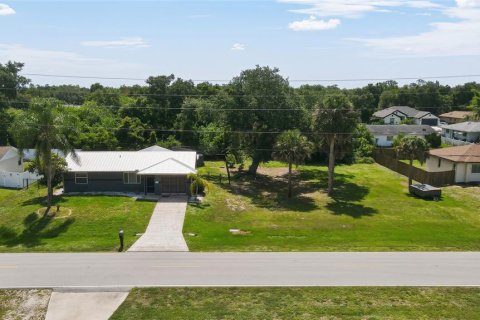 Villa ou maison à vendre à Port Charlotte, Floride: 2 chambres, 94.2 m2 № 2149138 - photo 2