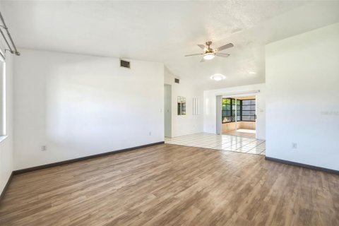 Villa ou maison à vendre à Port Charlotte, Floride: 2 chambres, 94.2 m2 № 2149138 - photo 7