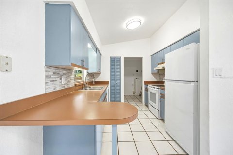 Villa ou maison à vendre à Port Charlotte, Floride: 2 chambres, 94.2 m2 № 2149138 - photo 16