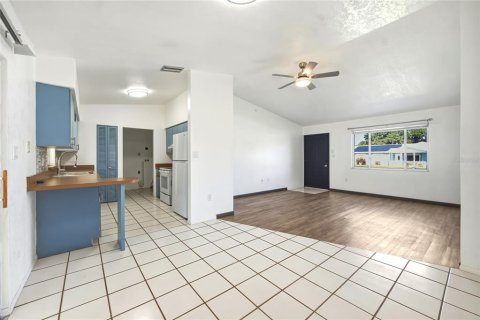 Villa ou maison à vendre à Port Charlotte, Floride: 2 chambres, 94.2 m2 № 2149138 - photo 19
