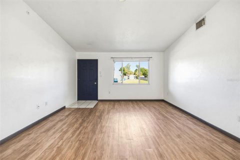 Villa ou maison à vendre à Port Charlotte, Floride: 2 chambres, 94.2 m2 № 2149138 - photo 8