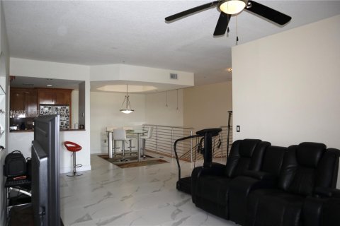 Copropriété à vendre à Doral, Floride: 2 chambres, 121.52 m2 № 2001188 - photo 12