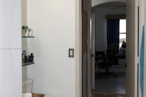 Copropriété à vendre à Doral, Floride: 2 chambres, 121.52 m2 № 2001188 - photo 20