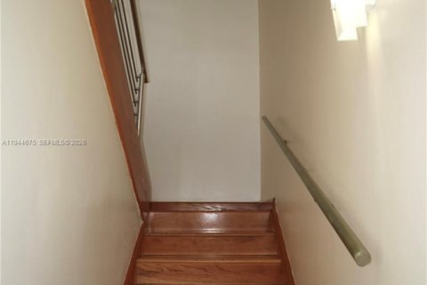 Copropriété à vendre à Doral, Floride: 2 chambres, 121.52 m2 № 2001188 - photo 3