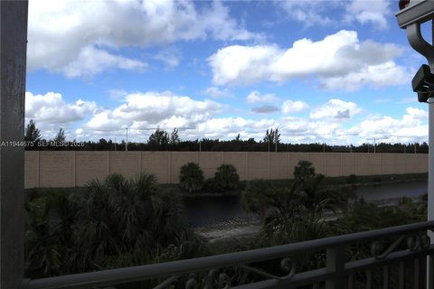 Copropriété à vendre à Doral, Floride: 2 chambres, 121.52 m2 № 2001188 - photo 14