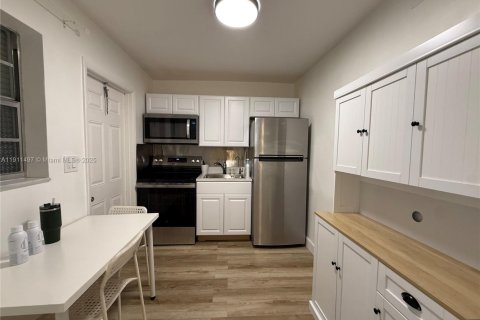 Купить кондоминиум в Лодерхилл, Флорида 2 спальни, 88.26м2, № 1967328 - фото 1