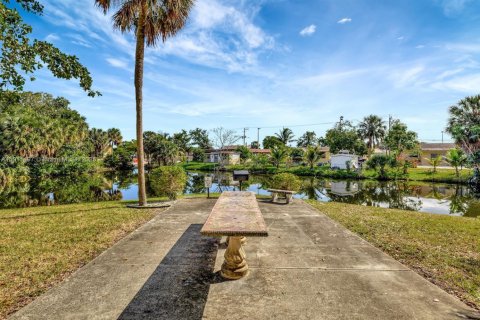 Купить кондоминиум в Лодерхилл, Флорида 2 спальни, 88.26м2, № 1967328 - фото 13