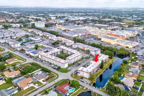 Купить кондоминиум в Лодерхилл, Флорида 2 спальни, 88.26м2, № 1967328 - фото 15