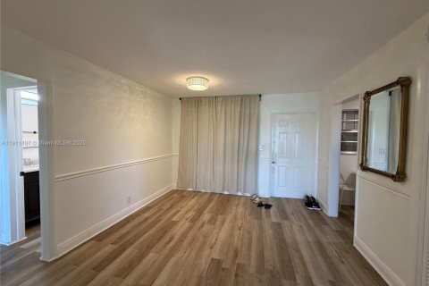 Купить кондоминиум в Лодерхилл, Флорида 2 спальни, 88.26м2, № 1967328 - фото 2