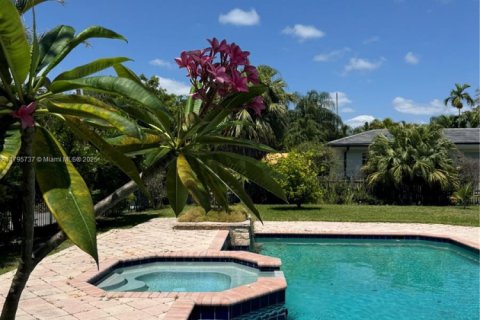 Villa ou maison à vendre à Miami Shores, Floride: 5 chambres, 539.95 m2 № 1875371 - photo 2