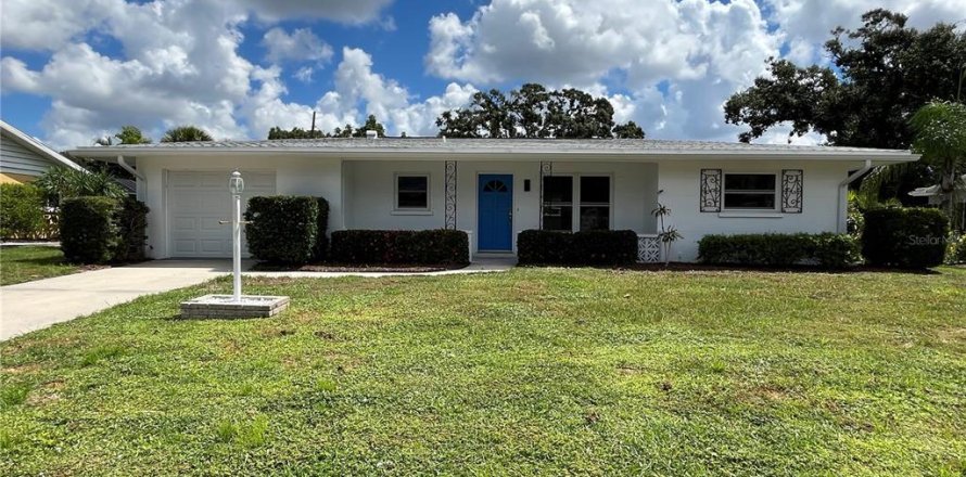 House in Sarasota, Florida 3 bedrooms, 149.02 sq.m. № 1899035