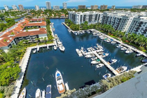 Condo in Fort Lauderdale, Florida, 2 bedrooms  № 1893477 - photo 6