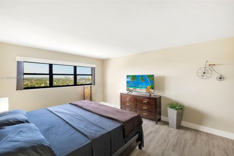 Condo in Fort Lauderdale, Florida, 2 bedrooms  № 1893477 - photo 20