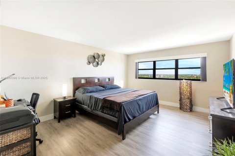 Condo in Fort Lauderdale, Florida, 2 bedrooms  № 1893477 - photo 17