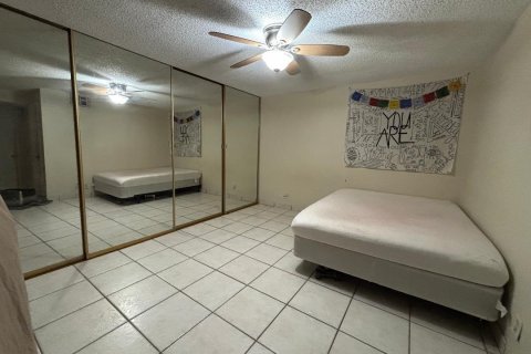 Townhouse in Sunrise, Florida 2 bedrooms, 145.86 sq.m. № 2082775 - photo 7