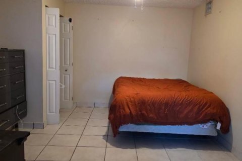 Townhouse in Sunrise, Florida 2 bedrooms, 145.86 sq.m. № 2082775 - photo 10