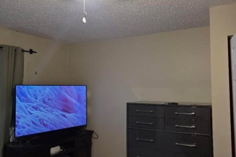 Townhouse in Sunrise, Florida 2 bedrooms, 145.86 sq.m. № 2082775 - photo 11