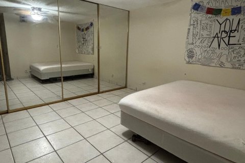 Townhouse in Sunrise, Florida 2 bedrooms, 145.86 sq.m. № 2082775 - photo 8