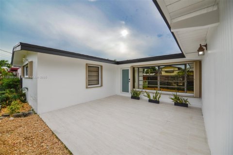 Villa ou maison à vendre à Lauderdale Lakes, Floride: 3 chambres, 159.42 m2 № 1966763 - photo 20