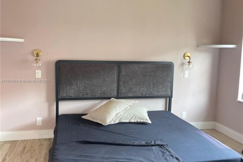 Villa ou maison à vendre à Lauderdale Lakes, Floride: 3 chambres, 159.42 m2 № 1966763 - photo 2