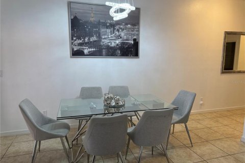 Adosado en venta en Kissimmee, Florida, 4 dormitorios, 175.03 m2 № 1909529 - foto 4