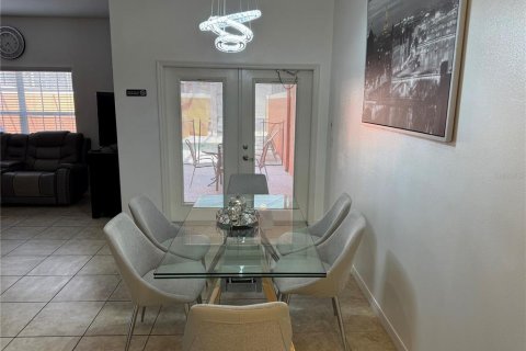 Adosado en venta en Kissimmee, Florida, 4 dormitorios, 175.03 m2 № 1909529 - foto 3