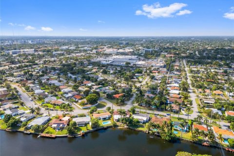 Снять в аренду виллу или дом в Холливуд, Флорида 3 спальни, 142.79м2, № 1991649 - фото 18