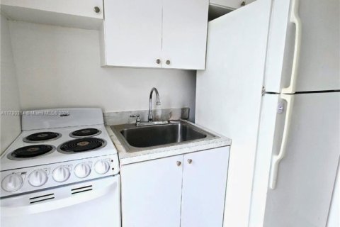 House in Hallandale Beach, Florida 1 bedroom, 128.76 sq.m. № 1861011 - photo 4