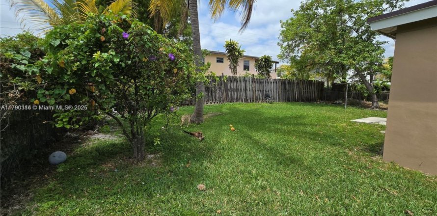 Villa ou maison à Hallandale Beach, Floride 1 chambre, 128.76 m2 № 1861011