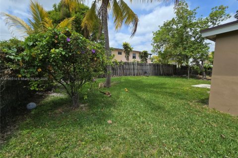 House in Hallandale Beach, Florida 1 bedroom, 128.76 sq.m. № 1861011 - photo 5