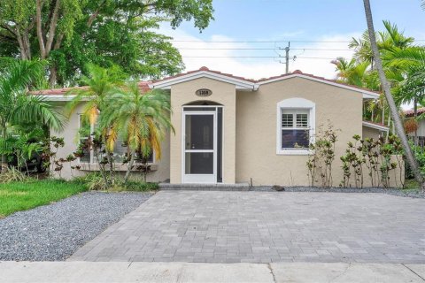 Casa en venta en Hollywood, Florida, 2 dormitorios, 146.32 m2 № 1805838 - foto 1