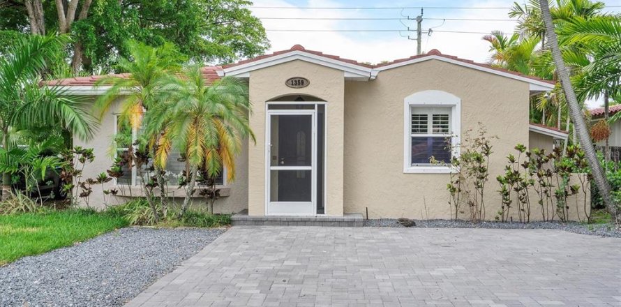 Casa en Hollywood, Florida 2 dormitorios, 146.32 m2 № 1805838