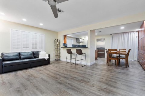 Casa en venta en Hollywood, Florida, 2 dormitorios, 146.32 m2 № 1805838 - foto 9
