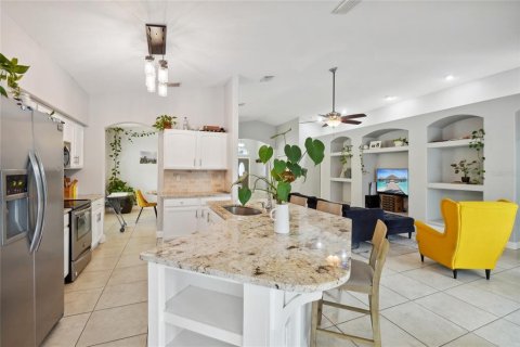 House in Weeki Wachee, Florida 4 bedrooms, 211.63 sq.m. № 1879344 - photo 10