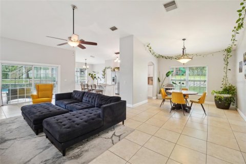 House in Weeki Wachee, Florida 4 bedrooms, 211.63 sq.m. № 1879344 - photo 7