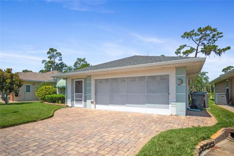 Casa en venta en Haines City, Florida, 2 dormitorios, 132.94 m2 № 1749518 - foto 2