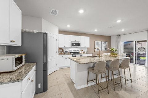 Casa en venta en Haines City, Florida, 5 dormitorios, 241.64 m2 № 2132346 - foto 11