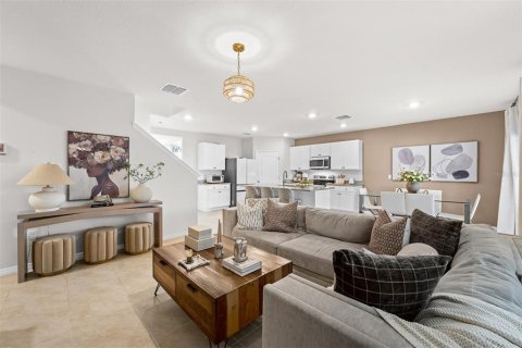 Casa en venta en Haines City, Florida, 5 dormitorios, 241.64 m2 № 2132346 - foto 7