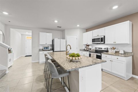 Casa en venta en Haines City, Florida, 5 dormitorios, 241.64 m2 № 2132346 - foto 10