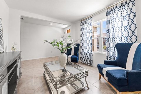 Casa en venta en Haines City, Florida, 5 dormitorios, 241.64 m2 № 2132346 - foto 18