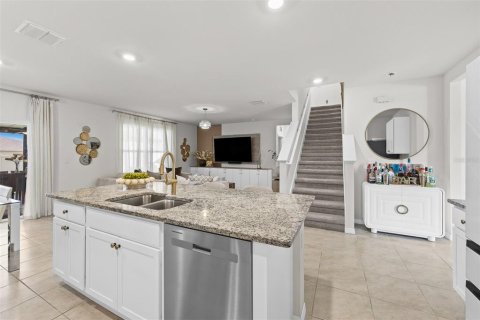 Casa en venta en Haines City, Florida, 5 dormitorios, 241.64 m2 № 2132346 - foto 13