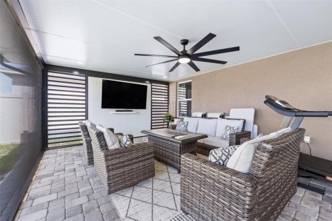 Casa en venta en Haines City, Florida, 5 dormitorios, 241.64 m2 № 2132346 - foto 5