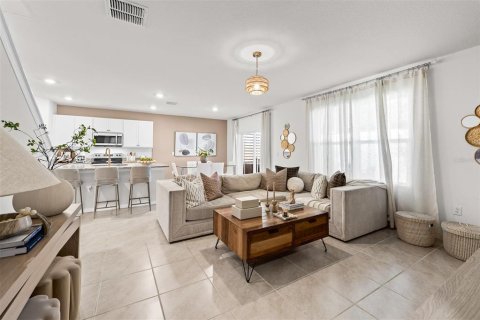 Casa en venta en Haines City, Florida, 5 dormitorios, 241.64 m2 № 2132346 - foto 6