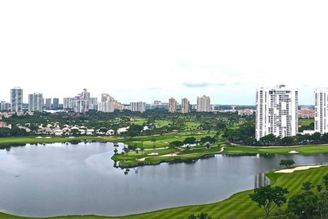 Condominio en venta en Aventura, Florida, 1 dormitorio, 70.14 m2 № 1986876 - foto 1