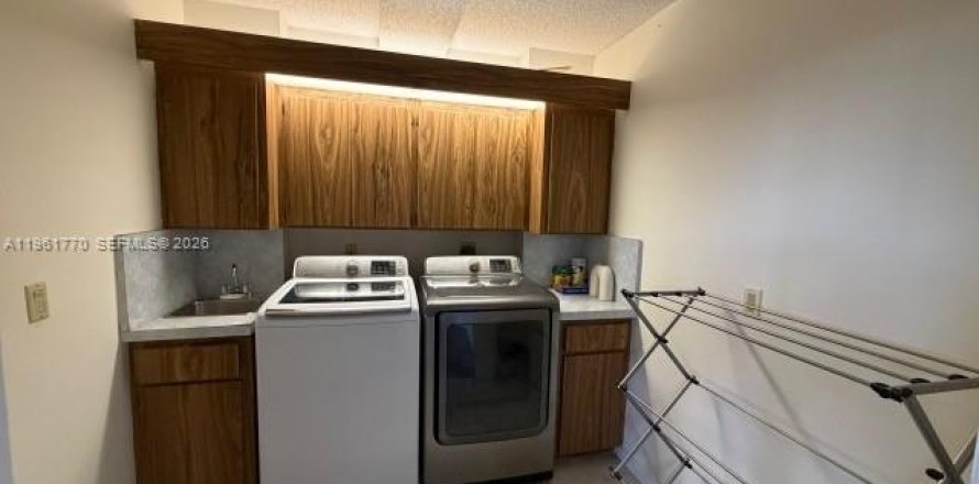 Condo à Davie, Floride, 2 chambres  № 2026709