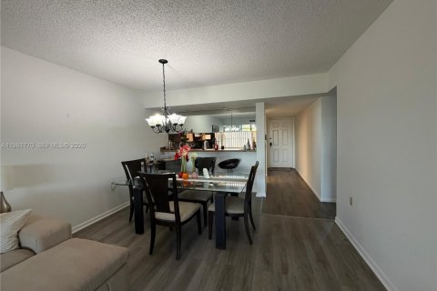 Copropriété à louer à Davie, Floride: 2 chambres, 128.67 m2 № 2026709 - photo 2