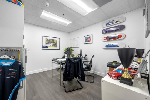 Propiedad comercial en venta en Doral, Florida № 2158393 - foto 9