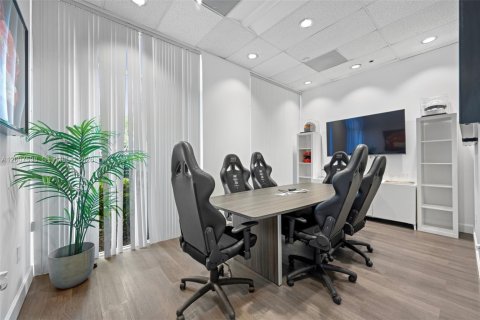 Propiedad comercial en venta en Doral, Florida № 2158393 - foto 11