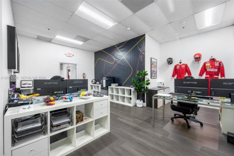 Propiedad comercial en venta en Doral, Florida № 2158393 - foto 8